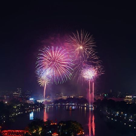 May De Ville Lakeside Hotel Hanoi Eksteriør billede Fireworks at the 2013 National Day Parade