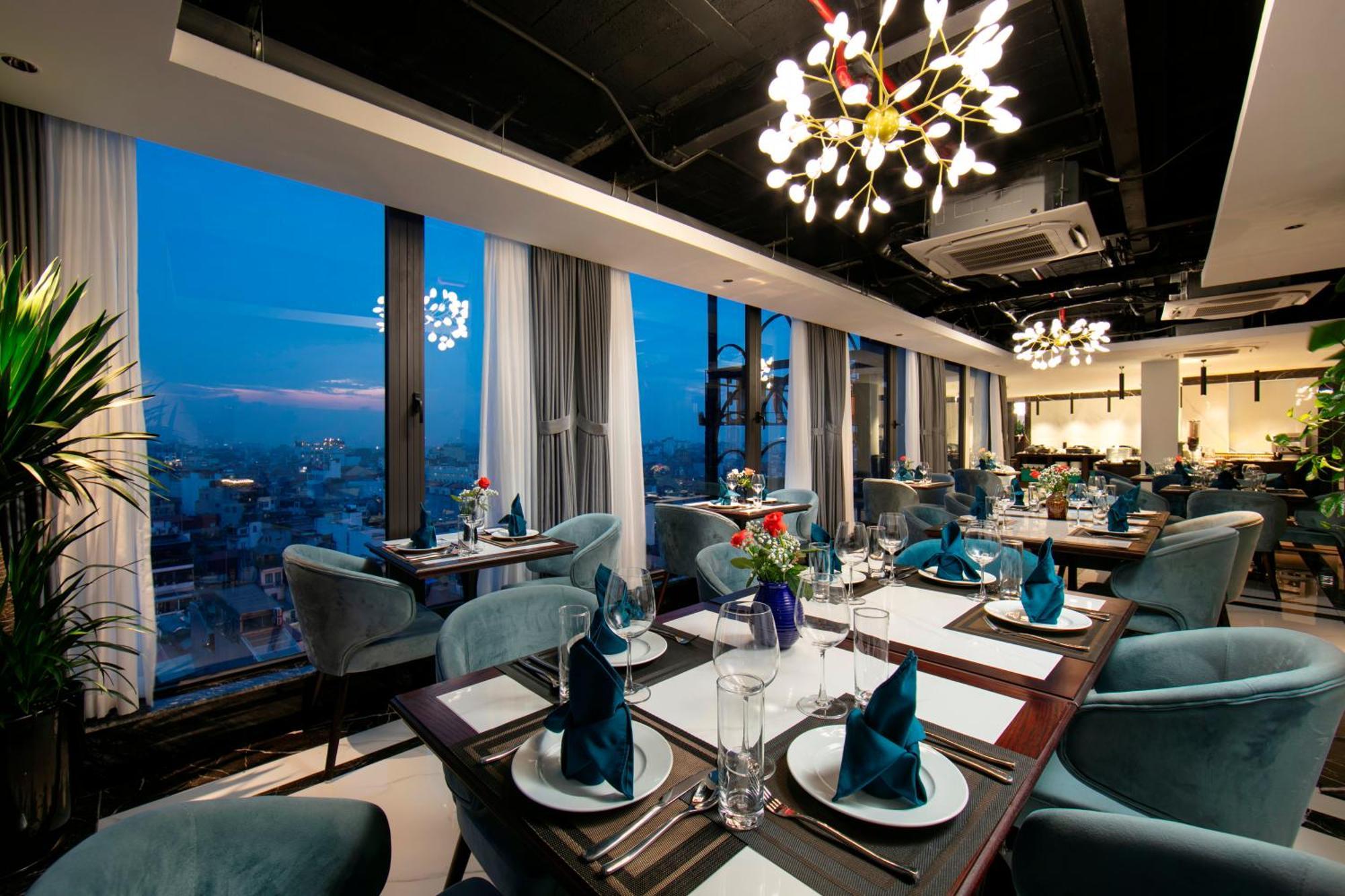 May De Ville Lakeside Hotel Hanoi Eksteriør billede The 360 Restaurant