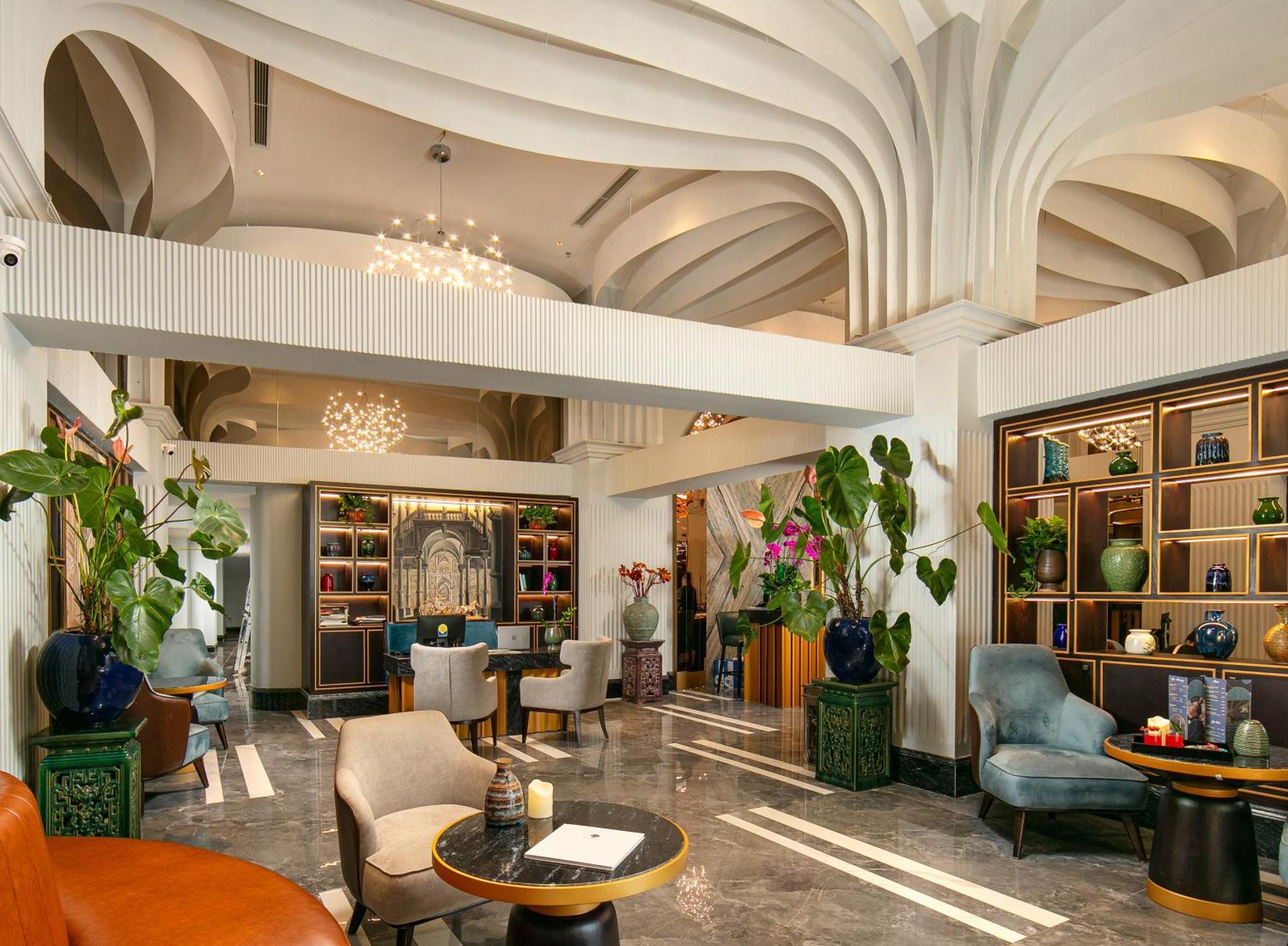 May De Ville Lakeside Hotel Hanoi Eksteriør billede The Library