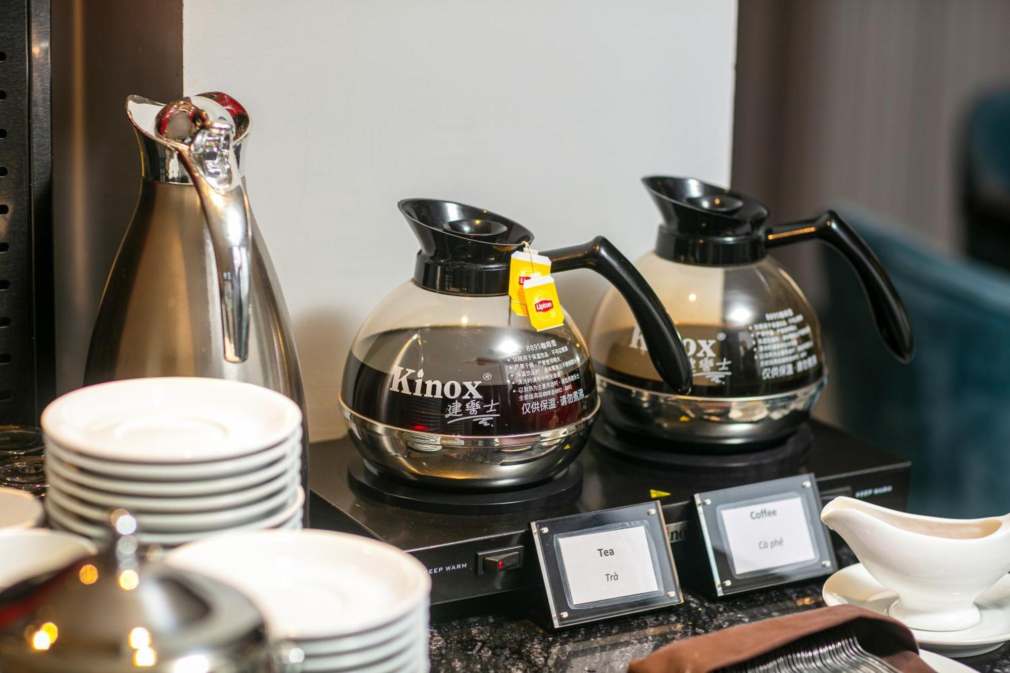 May De Ville Lakeside Hotel Hanoi Eksteriør billede Coffee pots